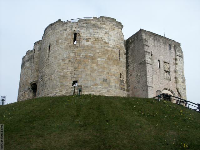 PICT5347-Cliffords_Tower