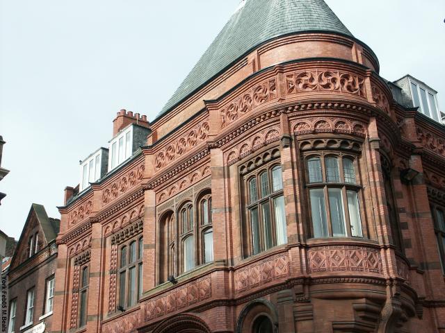 PICT5356-Fancy_brickwork